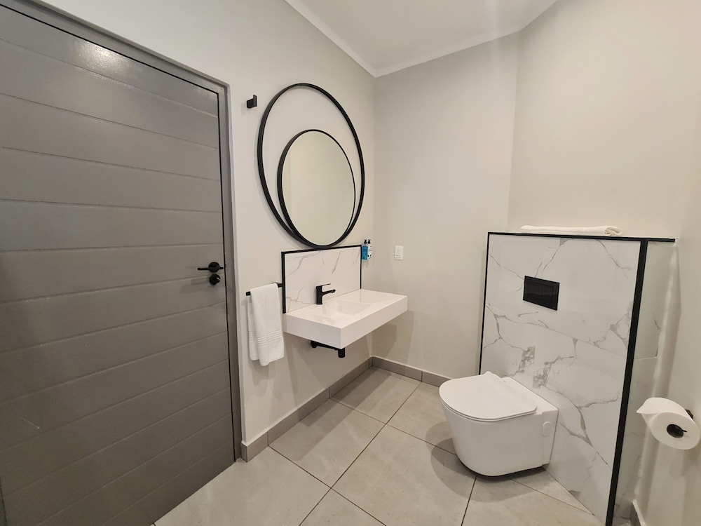 The Westford Hotel, Sandton(Formerly Pembury Plaza) 43/50