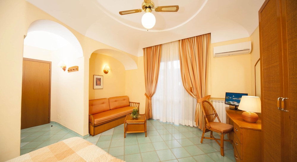 Ambasciatori Hotel 22/47