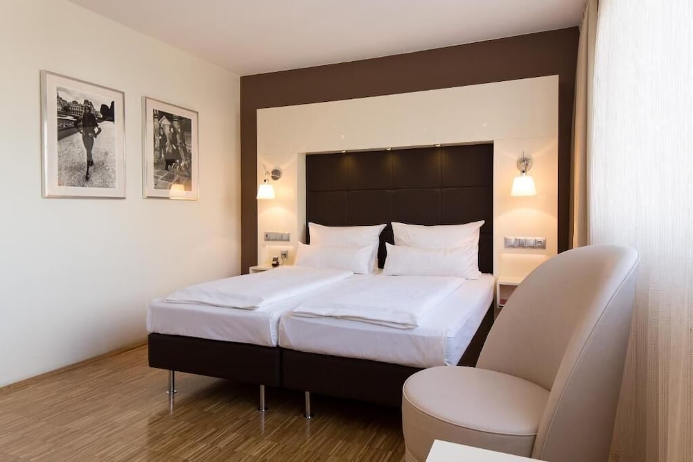 Hotel Santo 13/48