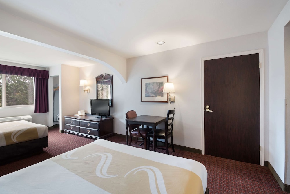 Quality Inn Grand Suites Bellingham 10/29