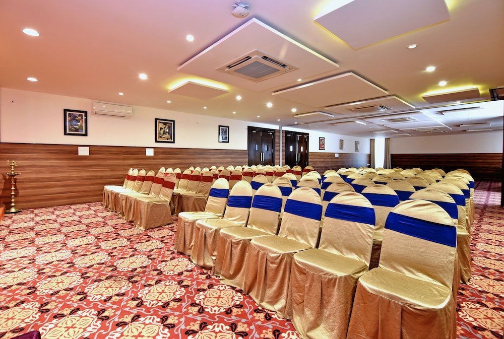I V Sanctum Hotel 41/49