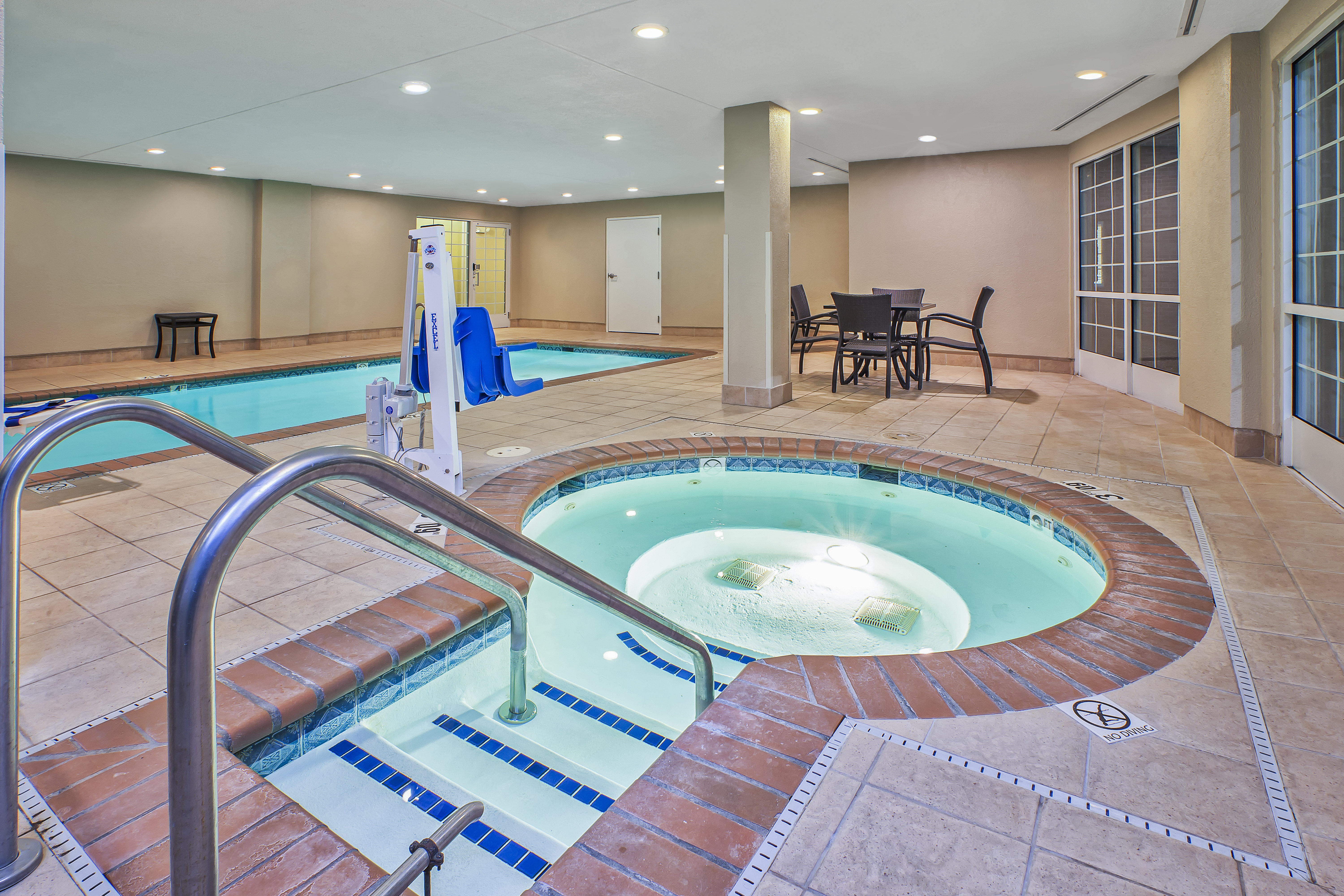 Candlewood Suites Indianapolis 18/39