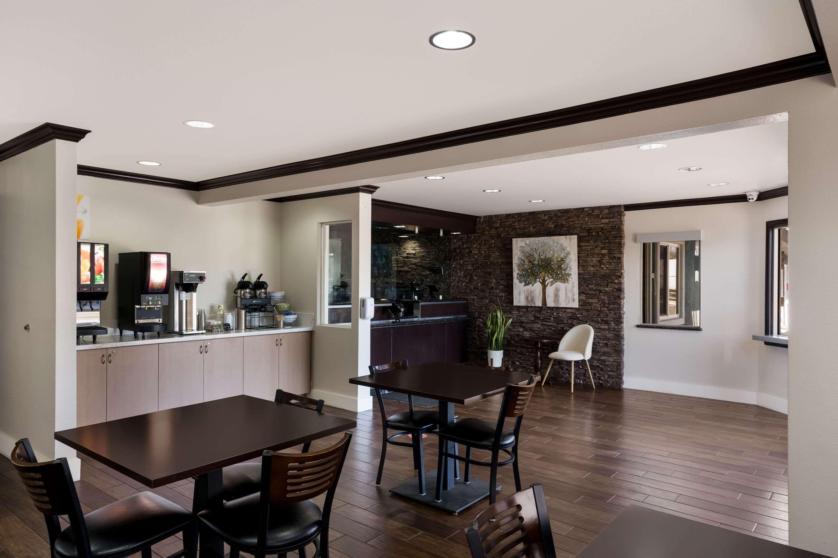 restaurant cafeteria