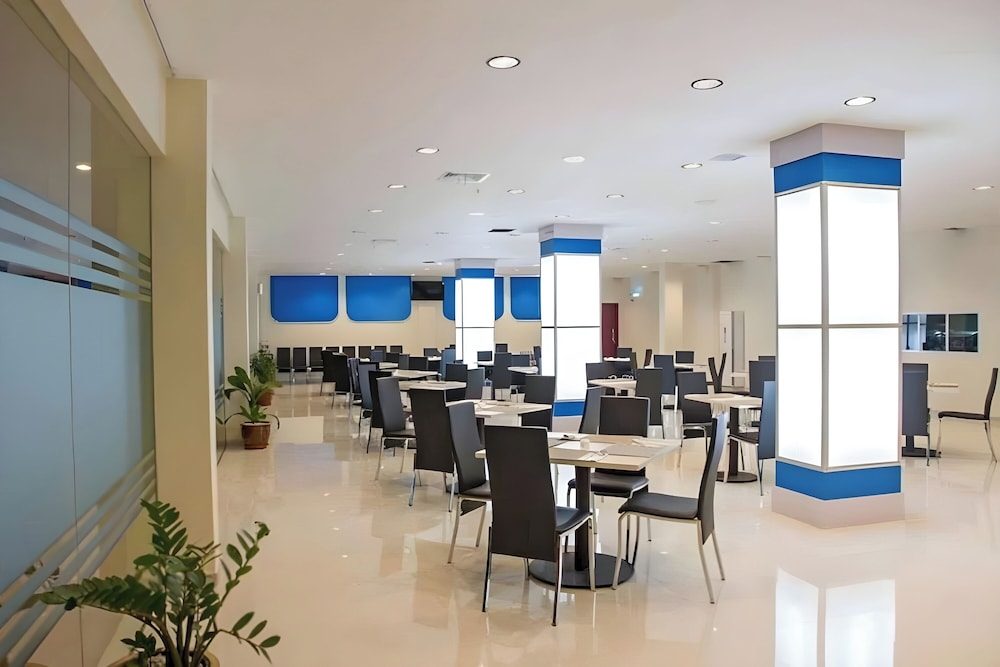 D'MERLION HOTEL 51/55