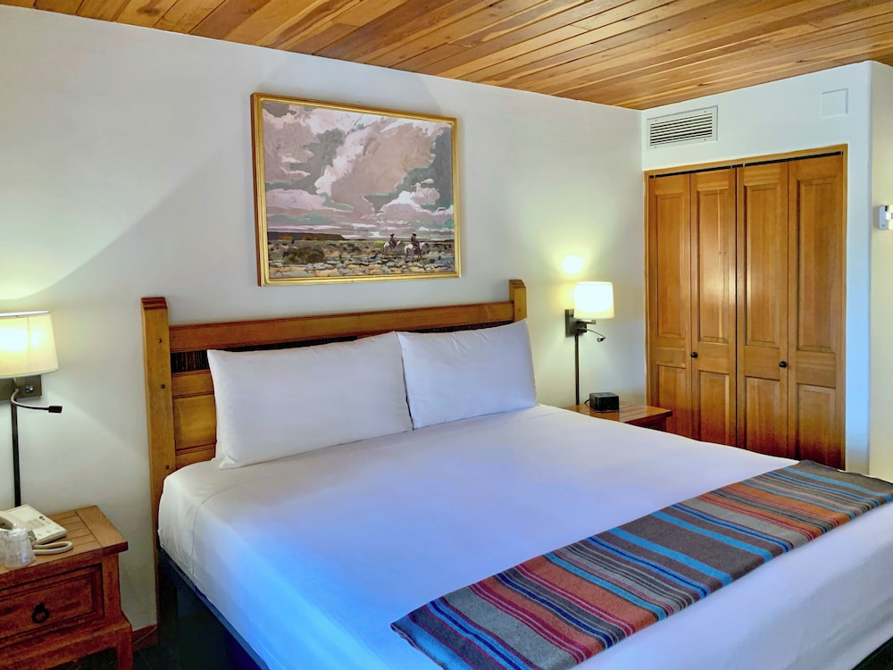 Traditional, King Bed, Balcony or Patio