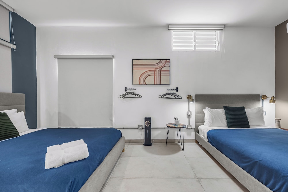La Buena Vida Inn 28/50