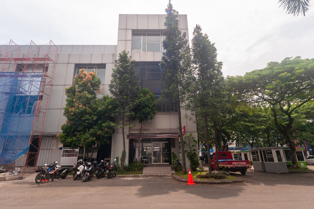 OYO 3216 Ellegan Residence 14/16