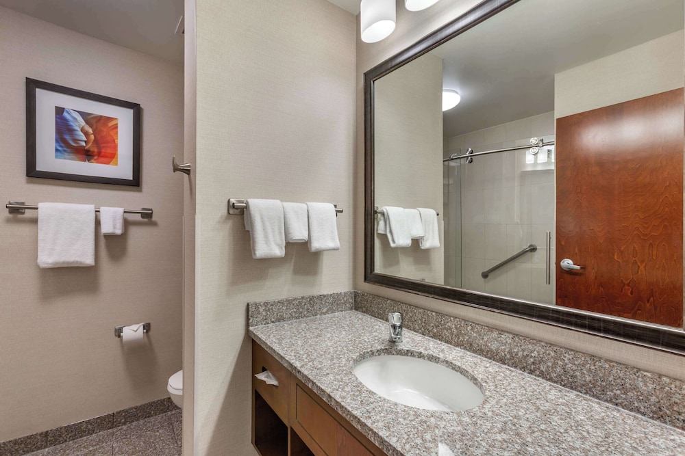 2 Rooms, Suite, King Bed, Sofa, Drury Inn & Suites Phoenix Tempe 4/5