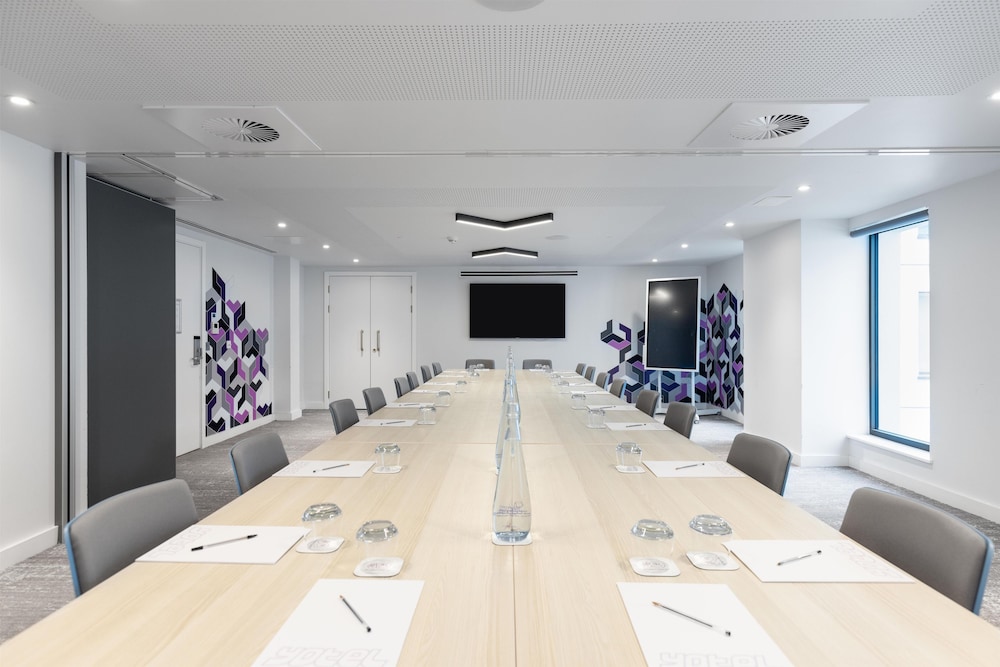 YOTEL Edinburgh, Select by Hilton 65/72