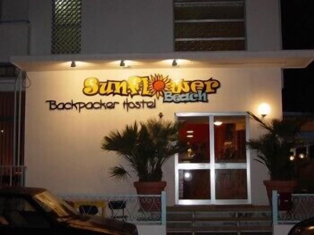 Sunflower Beach Hostel 2/50