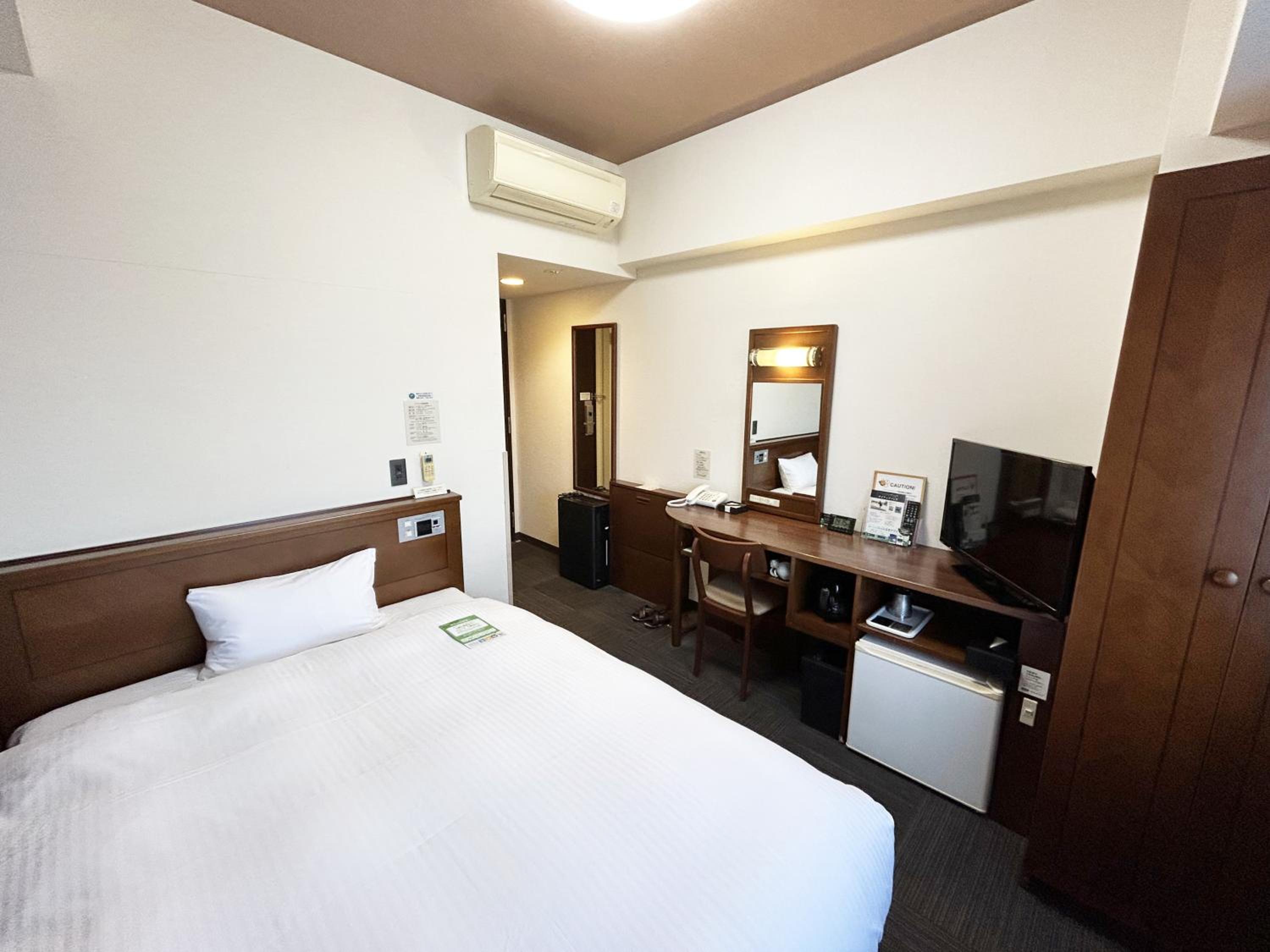 Semi Room, Single, Semi Double Bed, Smoking