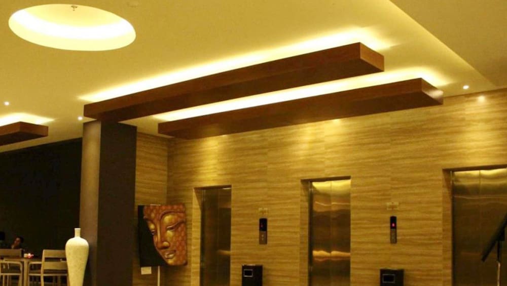 Crystal Lotus Hotel 42/63