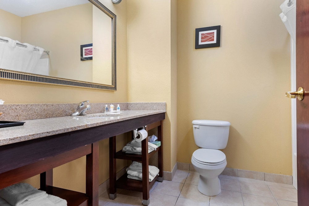Comfort Suites Findlay I-75 near Sports Complex 15/31