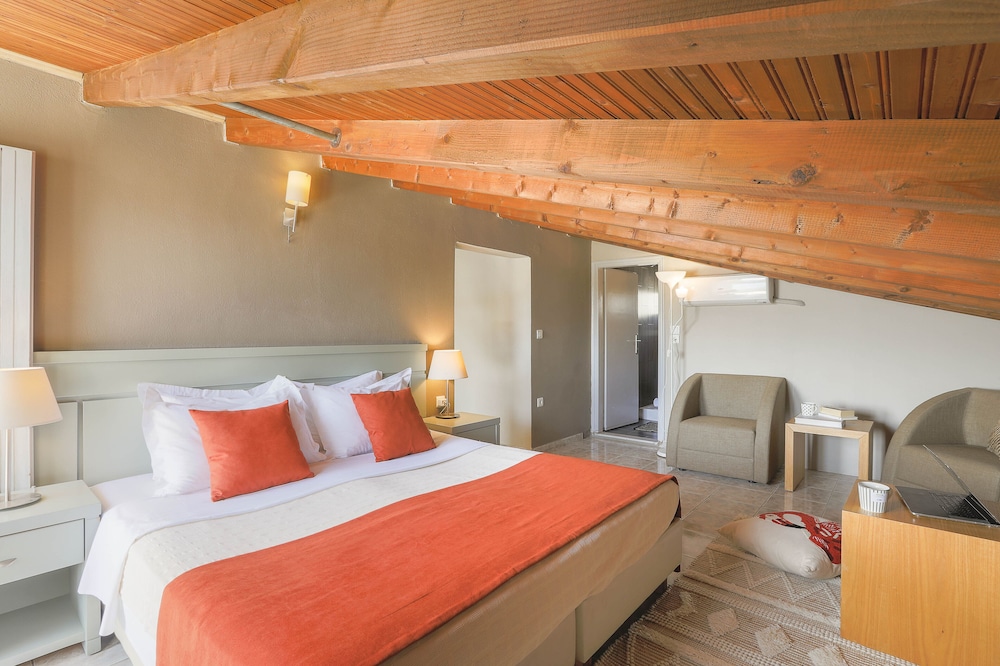 Nimfi Hotel, Skiathos 8/50