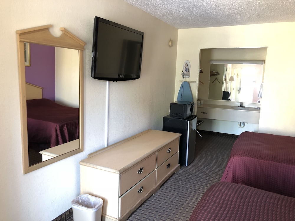 Knights Inn Jacksonville Downtown 18/21
