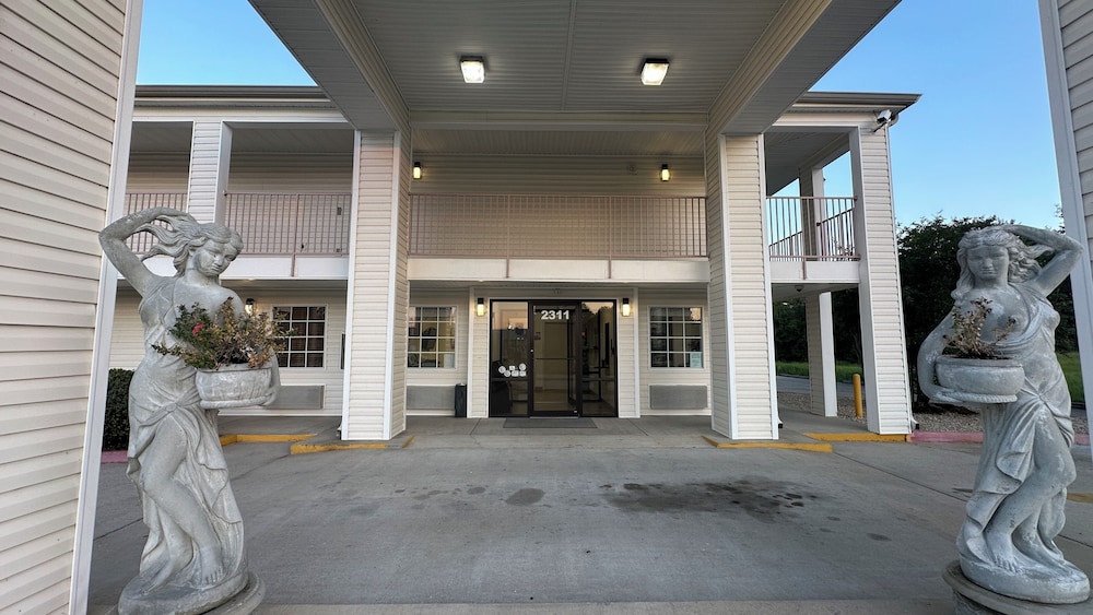Carom Inn a Travelodge by Wyndham Denham Springs/Baton Rouge 18/33