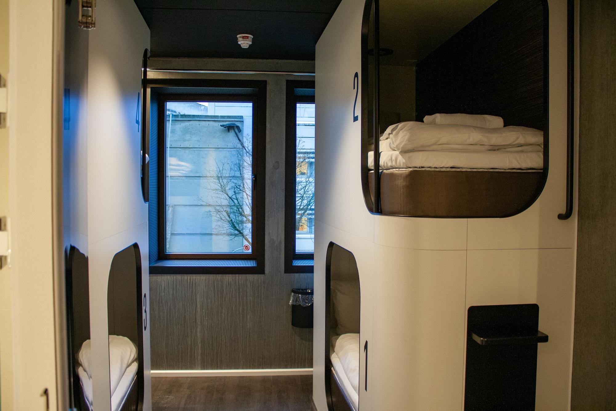 Private, 4 Beds