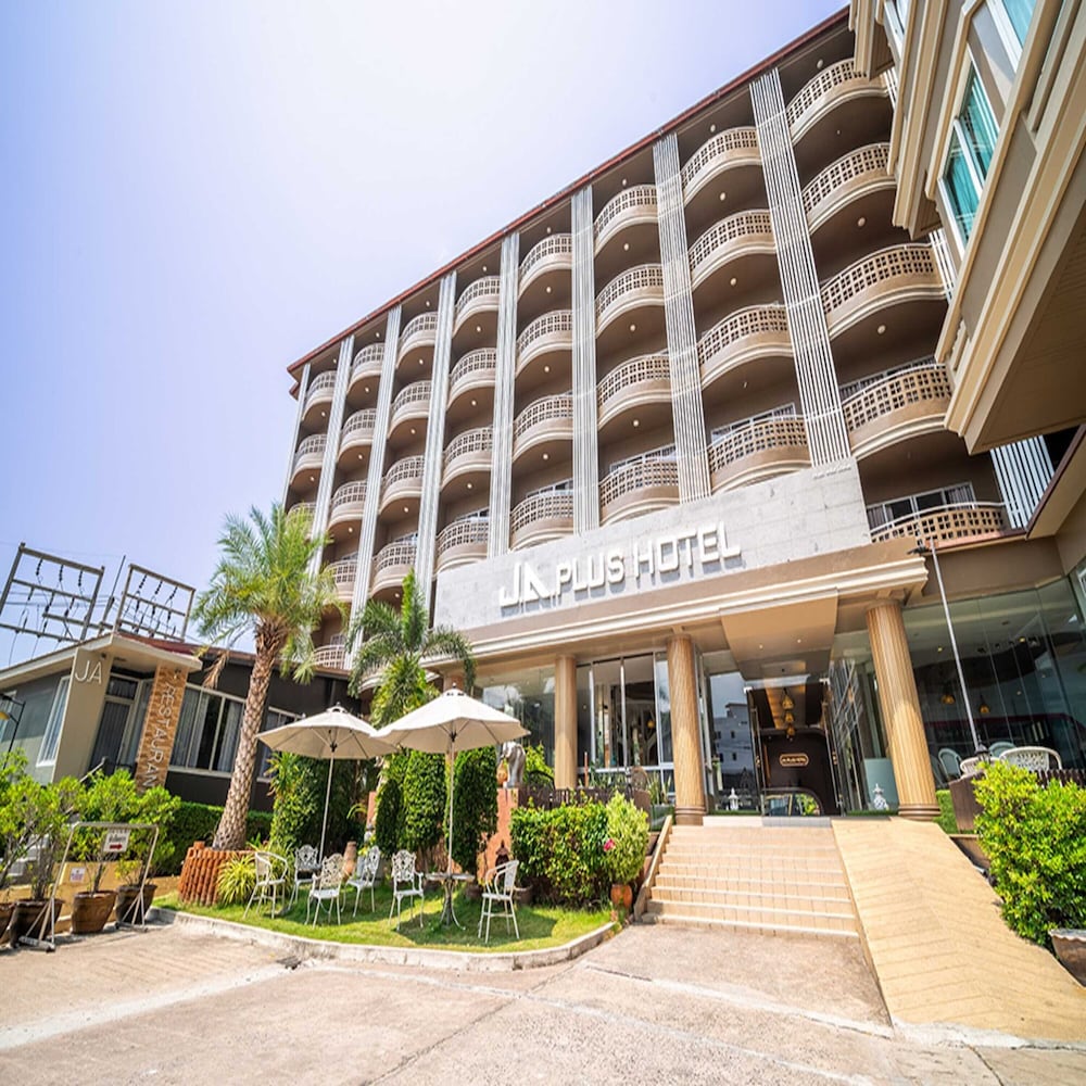 Sunday JA Plus Hotel 7/65