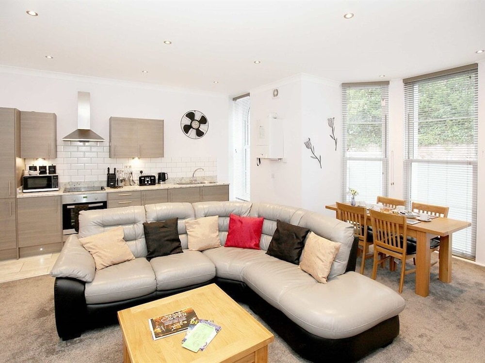 Austen's Luxury Apartments 26/50