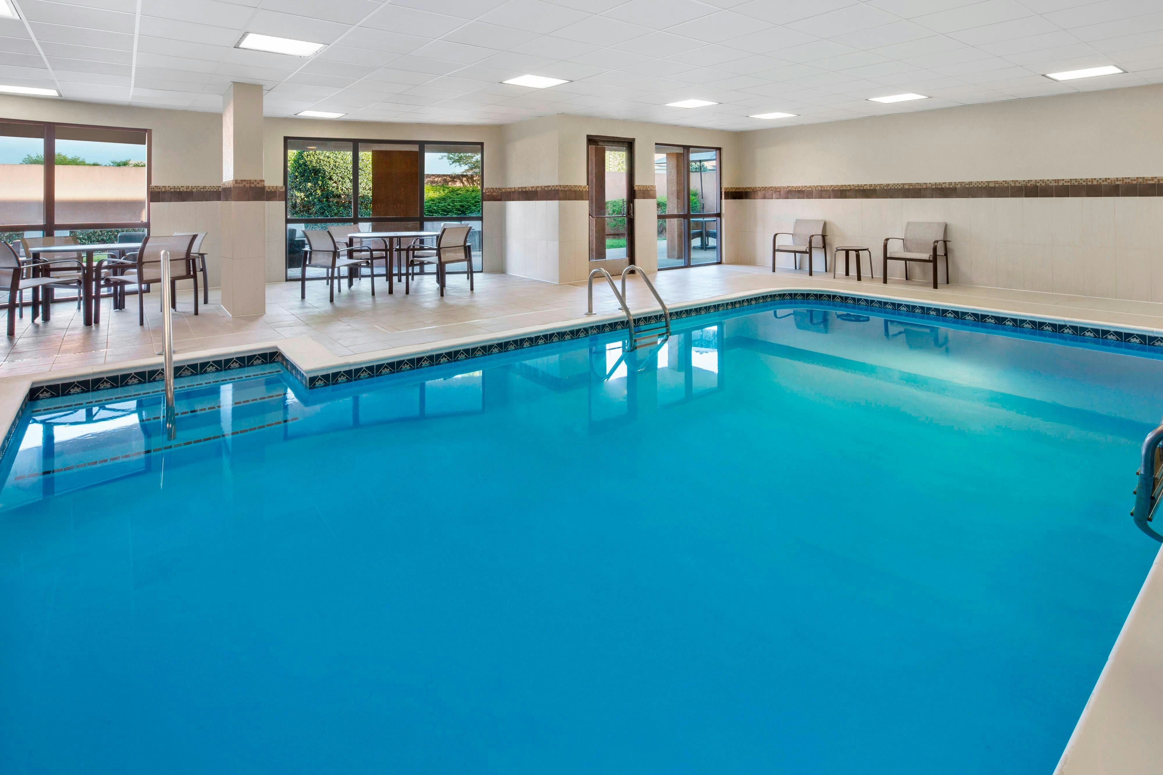 Courtyard By Marriott Bowling Green Convention Center 6/15