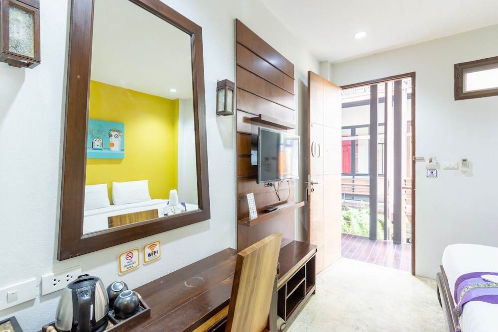 Le Canal Boutique House 50/50