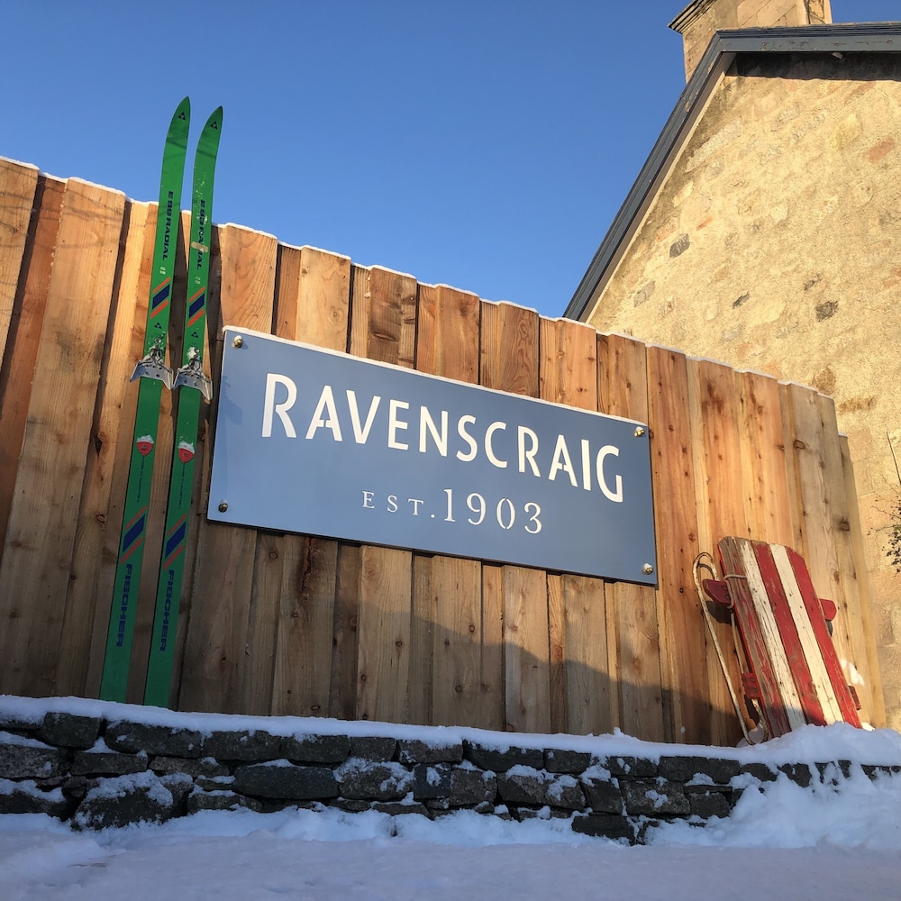 Ravenscraig Guest House B&B 2/50