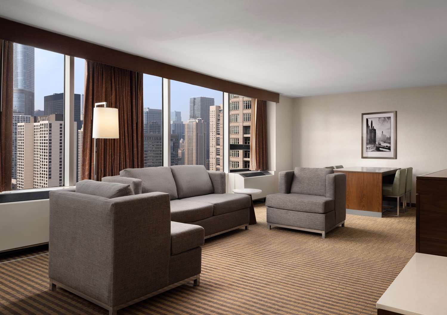 HAMPTON INN CHICAGO DOWNTOWN/MAGNIFICENT MILE 19/33
