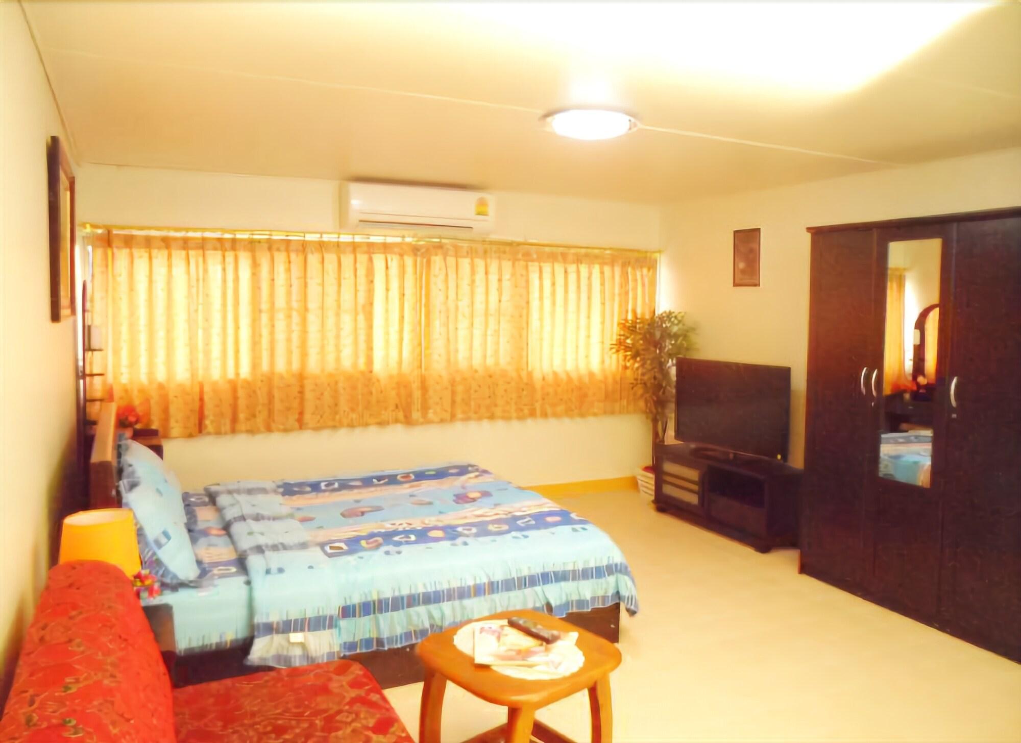 Donmuang - Impact Condo Service 10/18