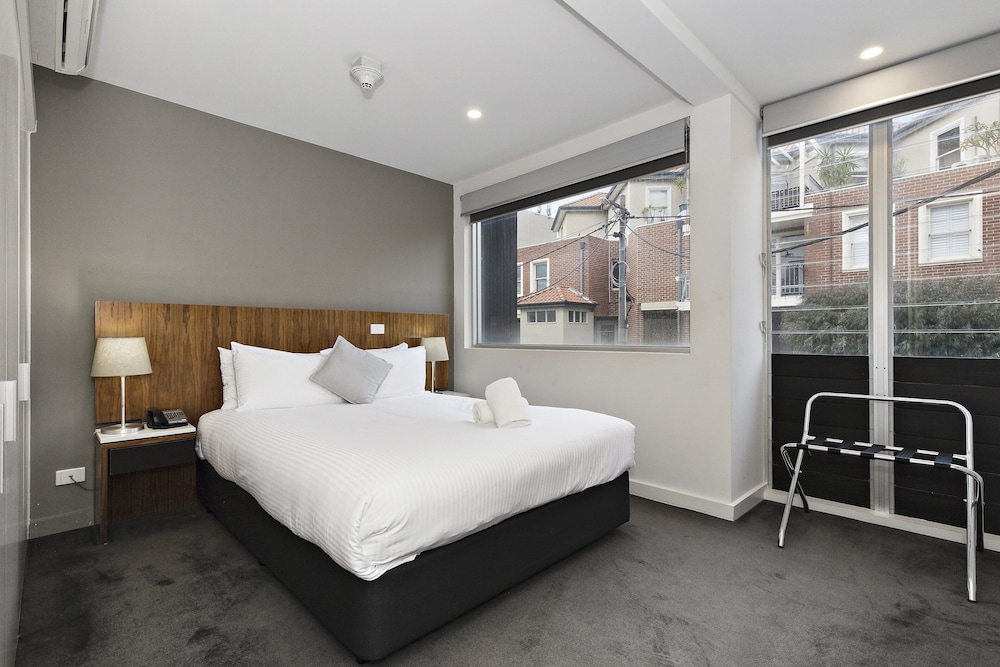 1 BEDROOM, APARTMENT