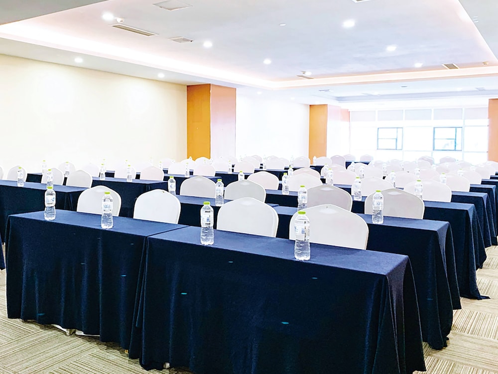 HOLIDAY INN EXPRESS JINAN EXHIBITION CENTER 39/47