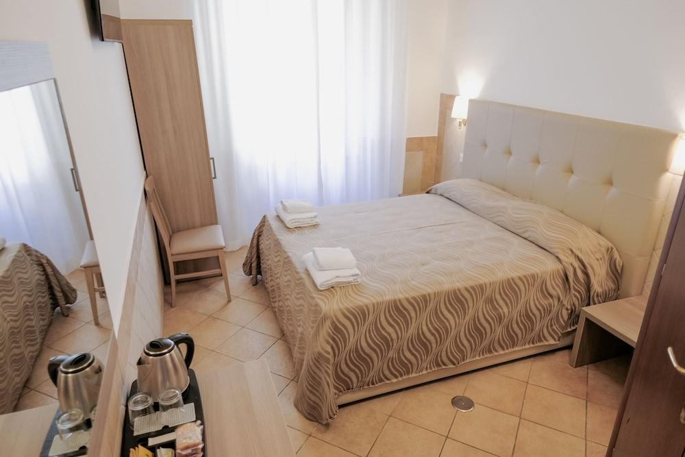 Classic, Double or Twin Bed