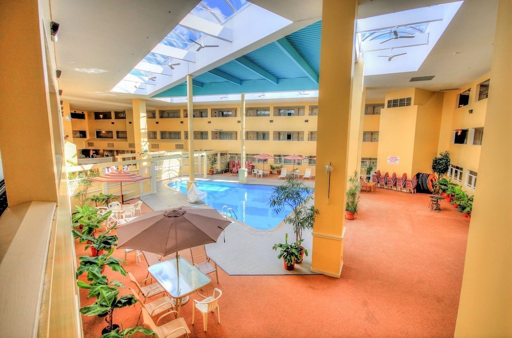 Bedford Plaza Hotel 24/50