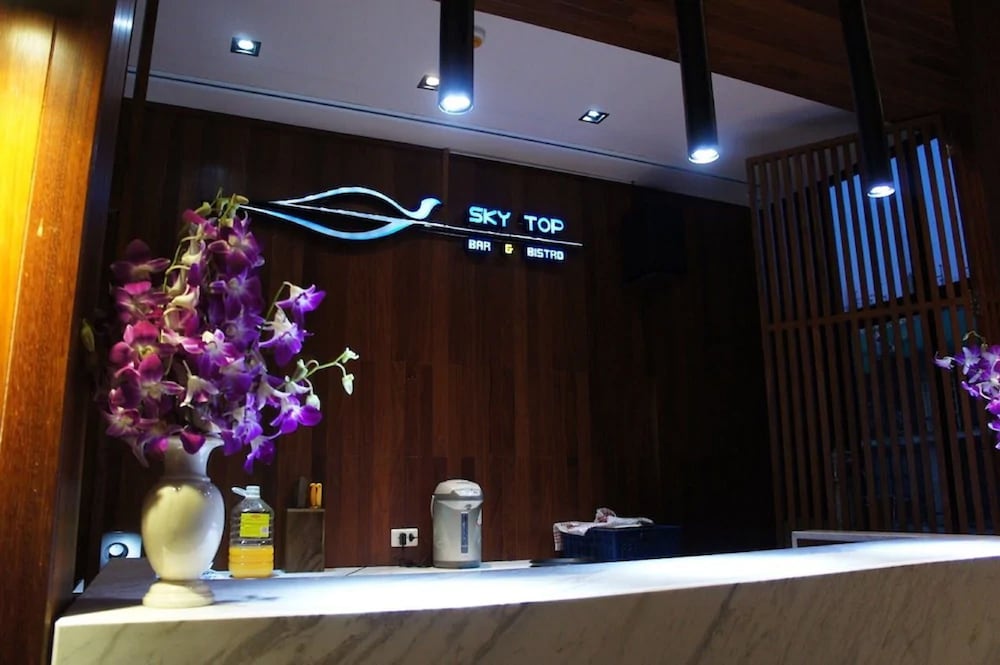 Serenotel Pattaya Beach Front 6/50