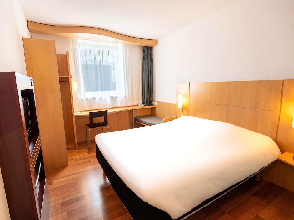 ibis Esch Belval 22/64