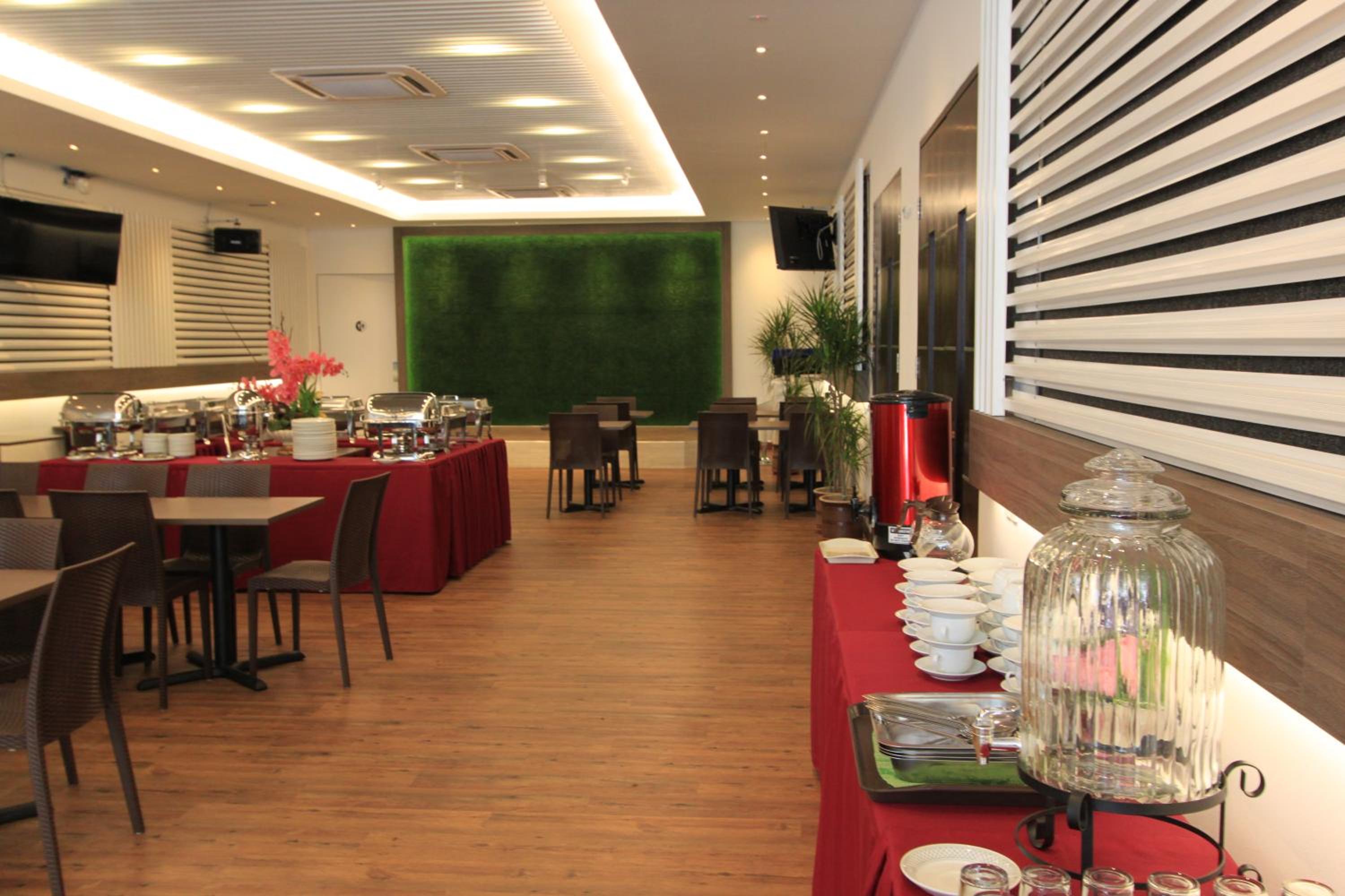 Molek Garden Hotel 42/58