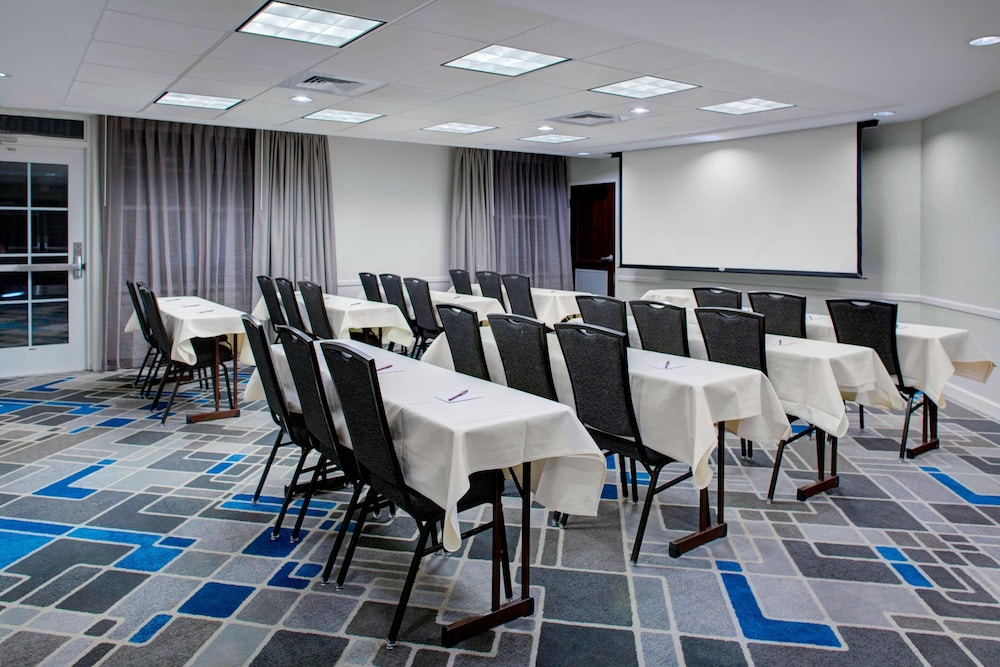 Residence Inn Marriott Chester 24/24