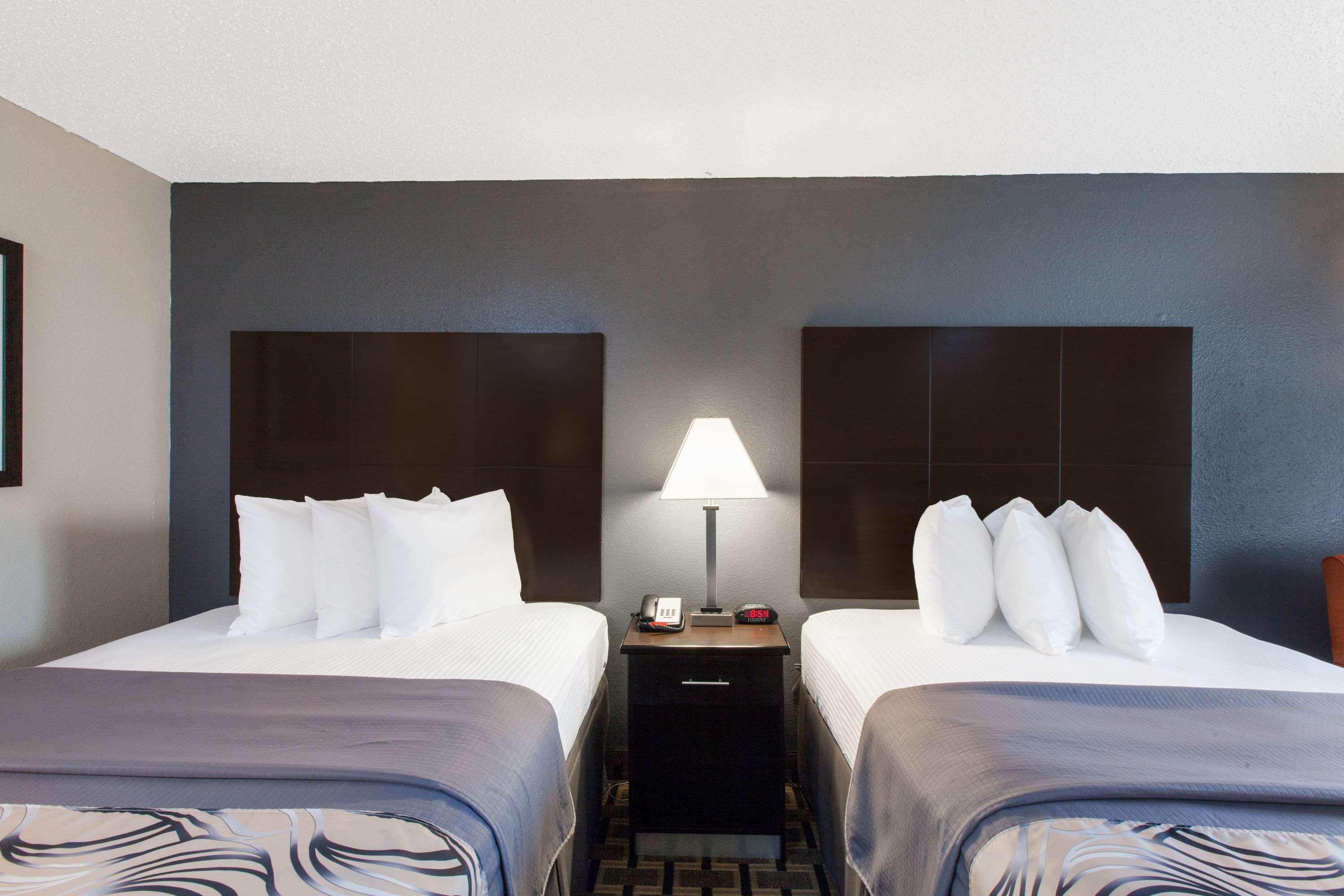 Days Inn Ennis 15/26