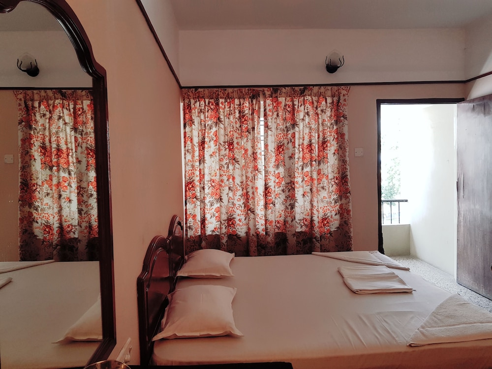 Hotel Keerthi 13/29