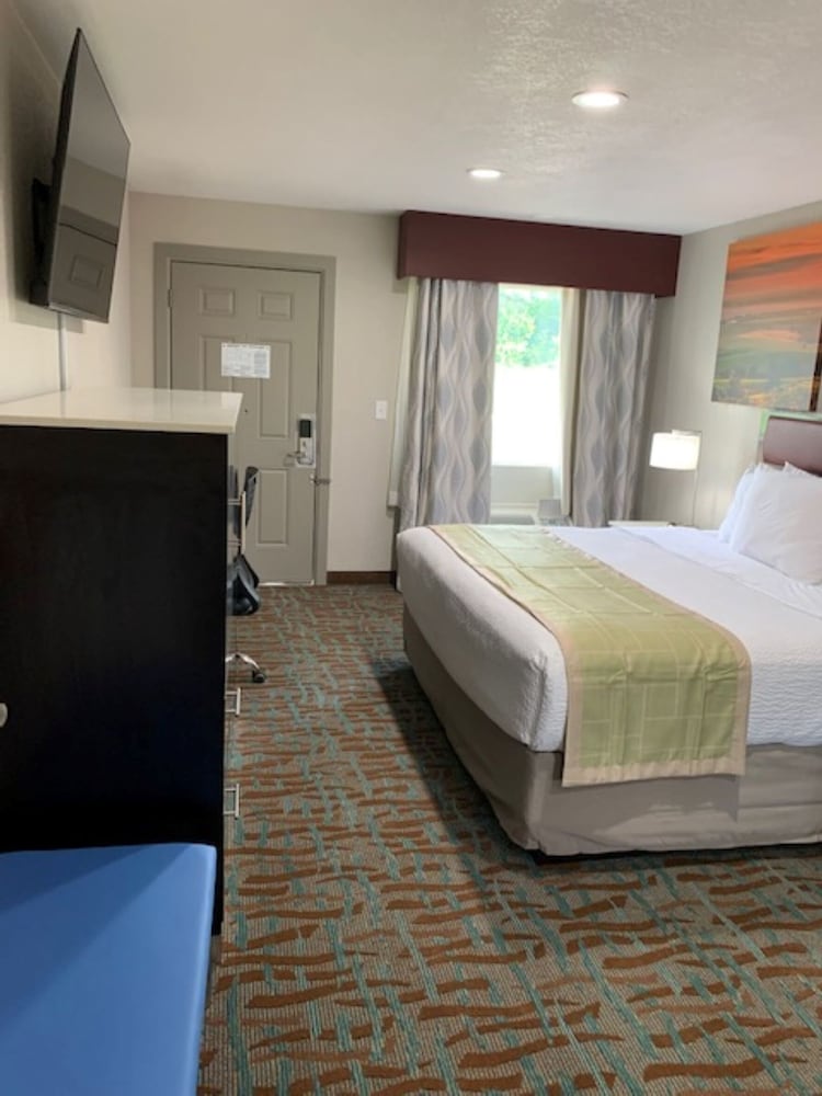 Days Inn by Wyndham Bellville Mansfield 4/30