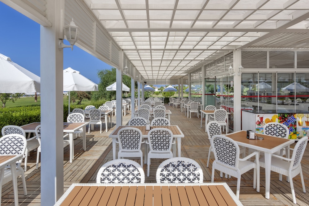 Glamour Resort Spa 54/70