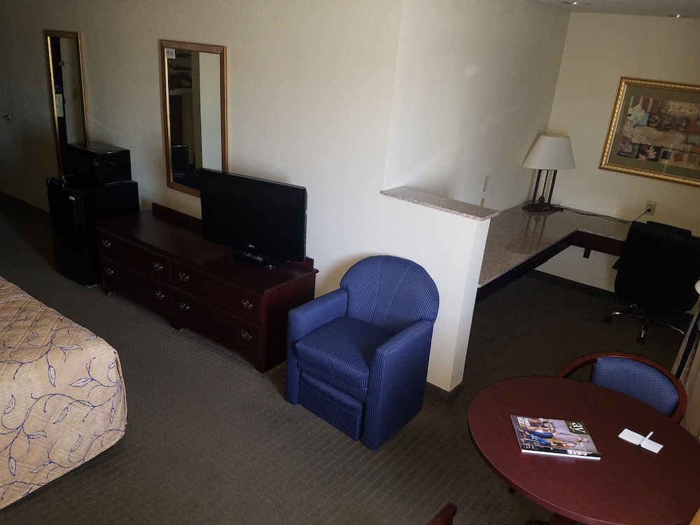 Hometown Hotel Bryant 19/33