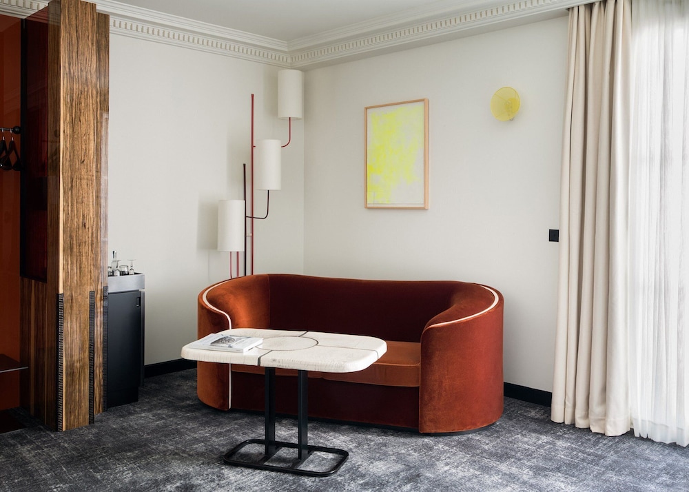 Hotel Les Bains Paris 64/77