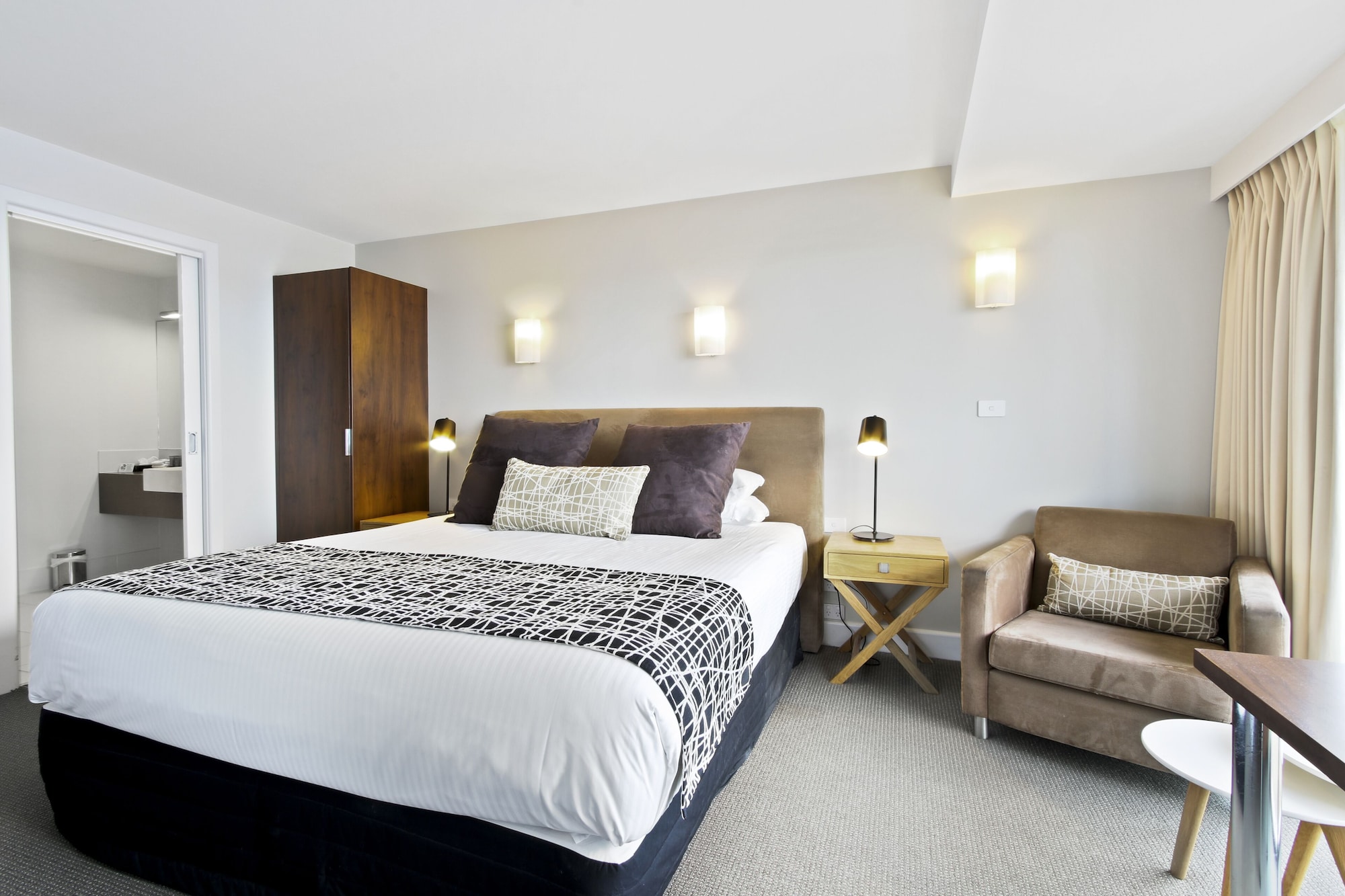 Spa, Executive, Suite, King Bed
