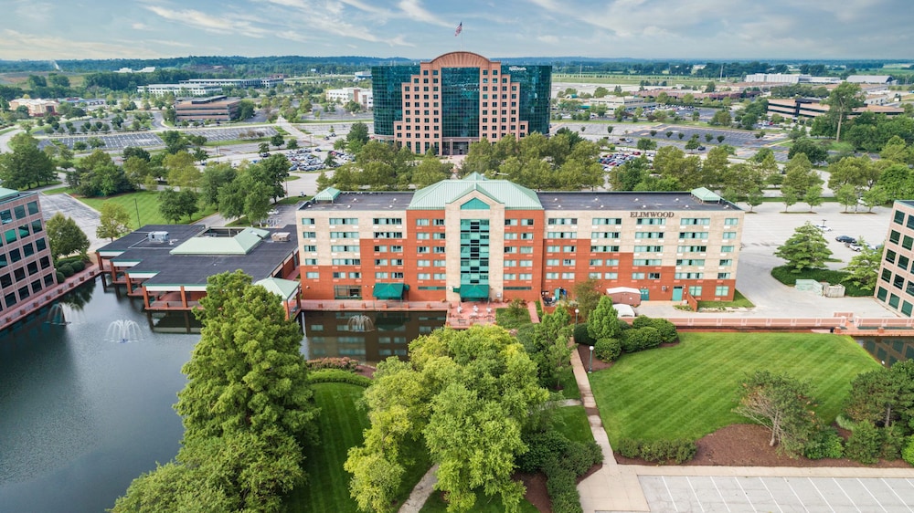Elimwood Hotel, A Ramada by Wyndham photo2