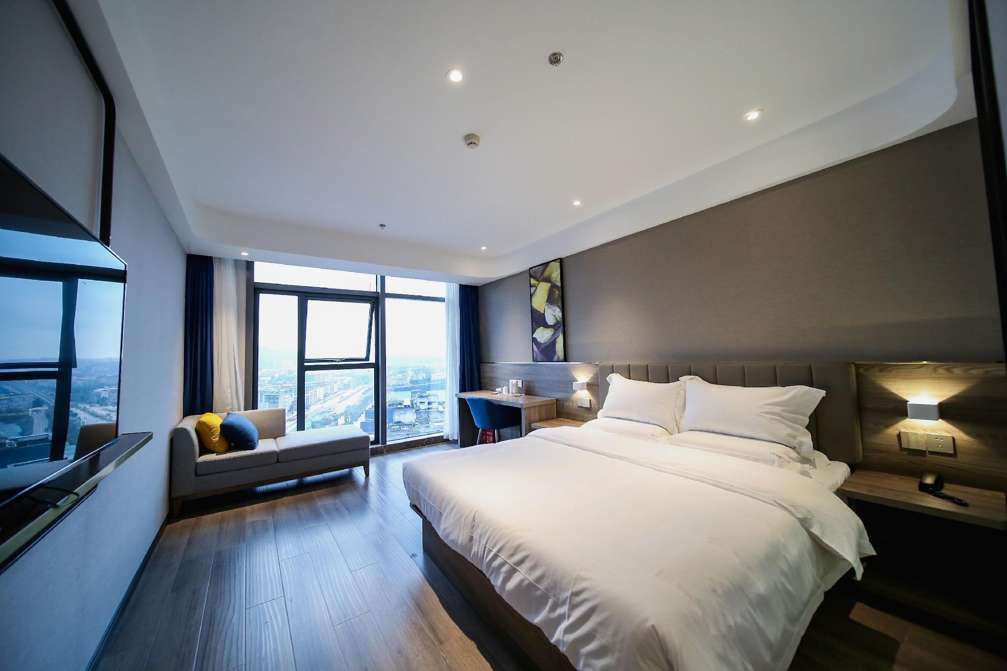 7 days premium hotel(Chongqing T3 terminal store) 17/55