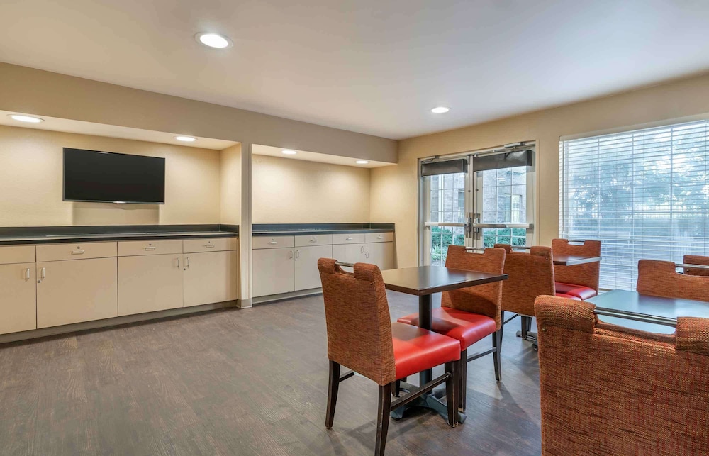 Extended Stay America - Louisville - Alliant Avenue 52/63