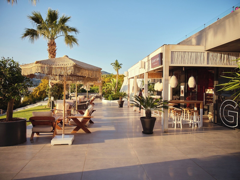 Cape Bodrum Luxury Hotel Beach 73/79