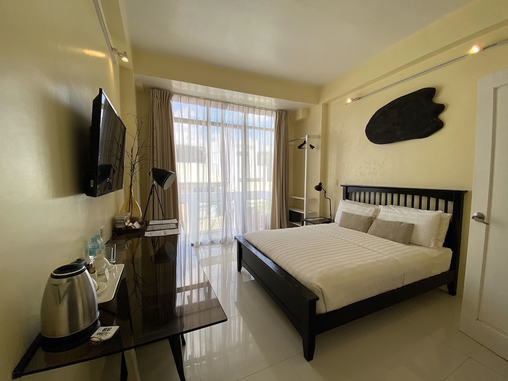 Luxx Boutique Boracay 34/72