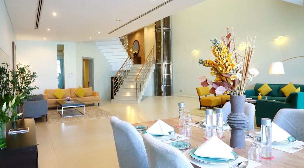 Dragon Hotel & Resort 37/50