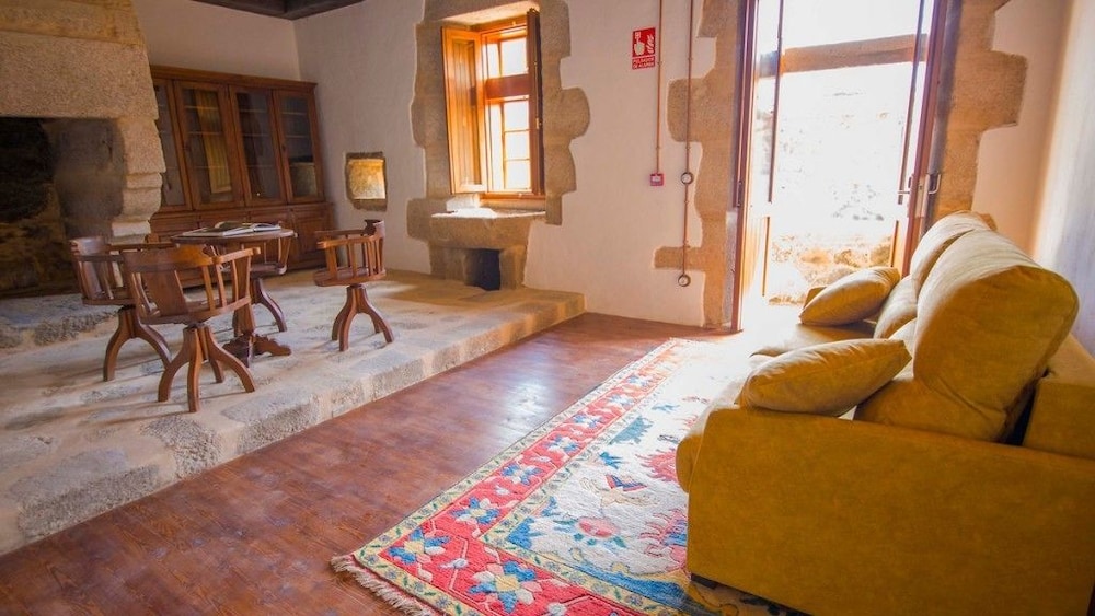 Hostel Monasterio De Moraime 10/26